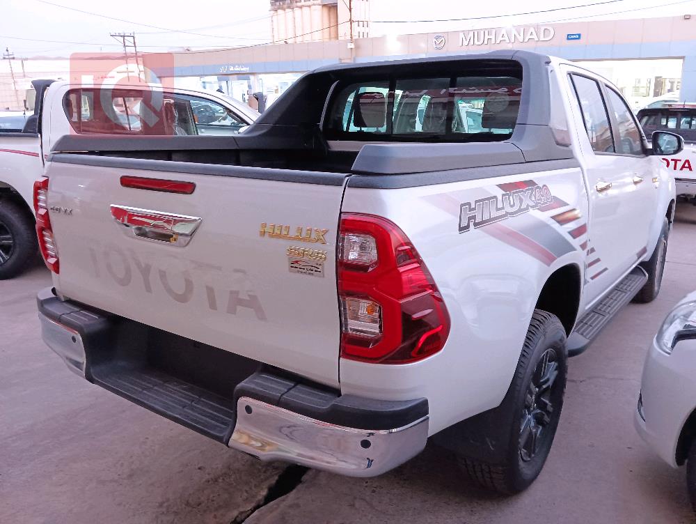 تويوتا هايلوكس